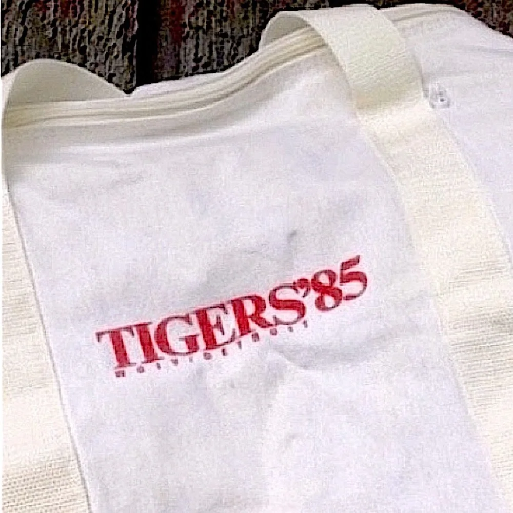 Rare DETROIT TIGERS 1985 World Series Duffel Bag